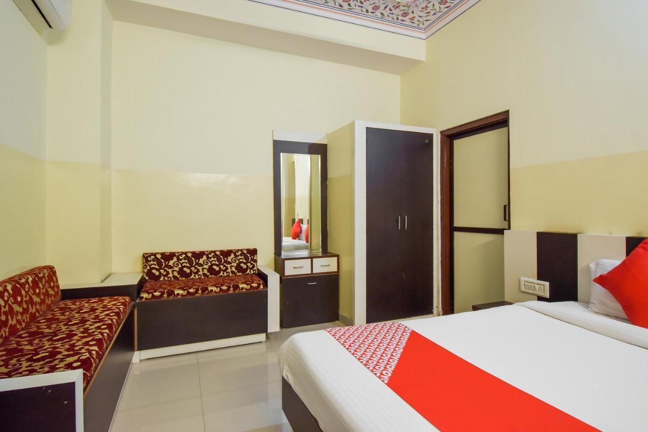 Oyo 11389 Hotel Ng Palace Jaipur Extérieur photo